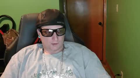 edwardaims_2please online show from April 3, 3:14 am