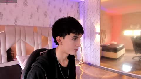 eidan_tay online show from May 30, 7:25 pm