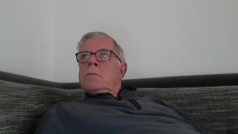 Snapshot of eisbaer1957 chatting on December 8, 8:30 am eisbaer1957 online show from December 8, 8:30 am
