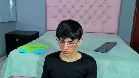 Elan Giralon online show from January 13, 9:52 pm