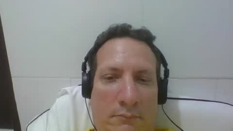 Snapshot of elcamello6 chatting on December 18, 10:51 am elcamello6 online show from December 18, 10:51 am