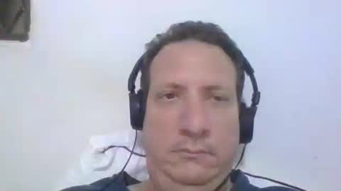 Snapshot of elcamello6 chatting on December 16, 7:04 am elcamello6 online show from December 16, 7:04 am