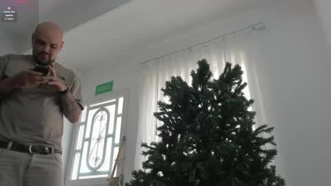 Elian online show from December 2, 8:01 pm