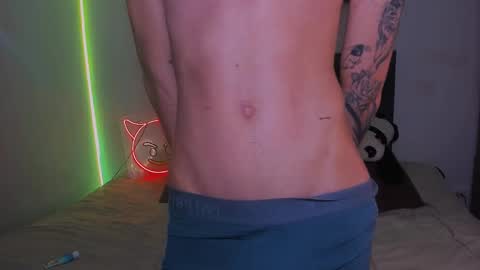 Snapshot of eliann_adam chatting on February 6, 2:26 pm eliann_adam online show from February 6, 2:26 pm