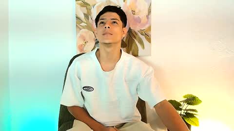 elias_salvatore_ online show from May 22, 2:11 pm
