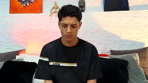elias_salvatore_ online show from May 20, 7:20 pm