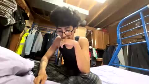 eliasssandres online show from March 6, 3:58 am