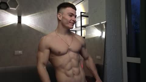 elliot_muscle04 online show from April 4, 4:04 pm