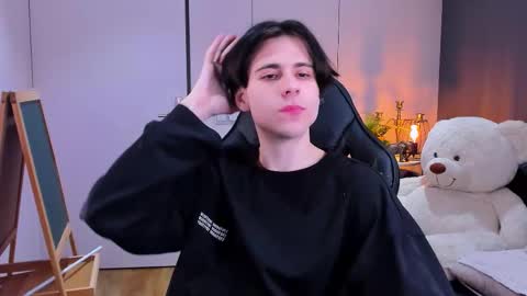 ellis_rin online show from November 3, 9:16 pm