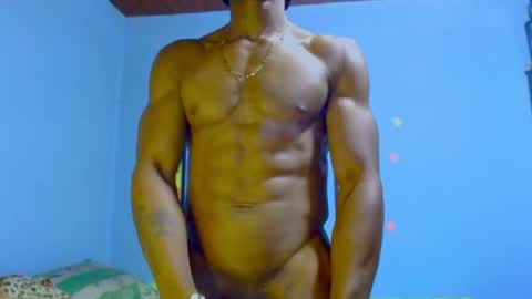 elmiltonnjakee online show from April 15, 1:38 am