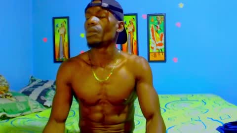 elmiltonnjakee online show from April 13, 1:06 am