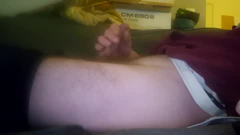 Snapshot of eltonyoo chatting on January 19, 7:04 am eltonyoo online show from January 19, 7:04 am