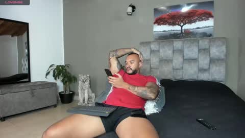 Snapshot of emanuelspencer chatting on January 25, 2:15 am emanuelspencer online show from January 25, 2:15 am
