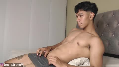 Snapshot of emile_239 chatting on January 30, 4:58 am emile_239 online show from January 30, 4:58 am