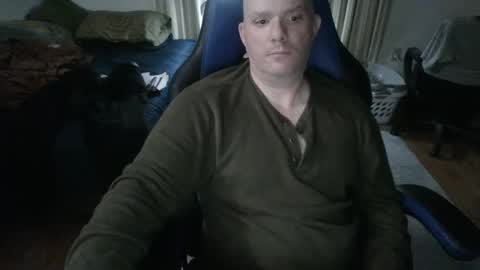 Snapshot of emsguy1 chatting on February 22, 5:02 am Matt online show from February 22, 5:02 am