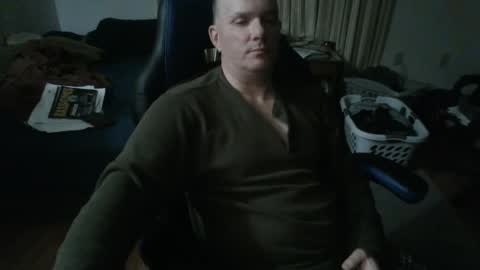 Snapshot of emsguy1 chatting on January 22, 4:02 am Matt online show from January 22, 4:02 am