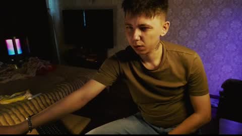 emveeboy96 online show from April 4, 12:24 pm