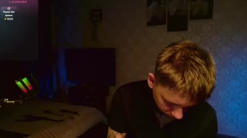 emveeboy96 online show from June 11, 7:34 pm