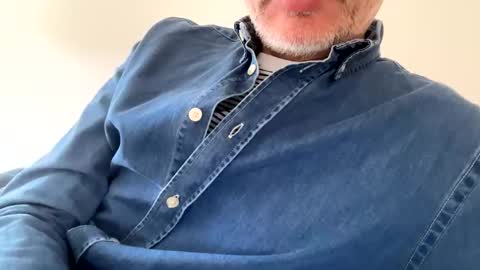 englishgentleman99 online show from April 18, 10:16 am