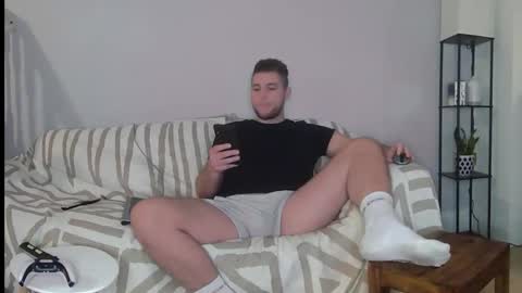 Snapshot of englishladxxx chatting on December 27, 12:07 am Englishladxxx online show from December 27, 12:07 am