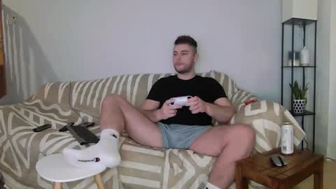 Snapshot of englishladxxx chatting on February 6, 7:51 pm Englishladxxx online show from February 6, 7:51 pm