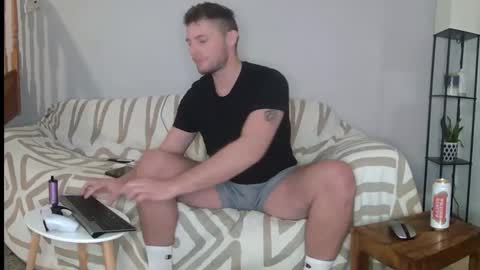 Snapshot of englishladxxx chatting on December 8, 1:02 am Englishladxxx online show from December 8, 1:02 am