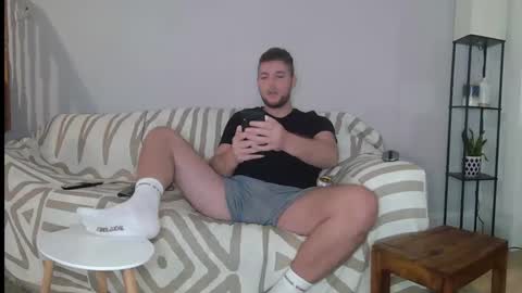 Snapshot of englishladxxx chatting on December 7, 12:09 am Englishladxxx online show from December 7, 12:09 am