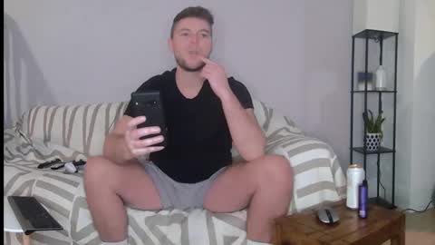 Snapshot of englishladxxx chatting on December 28, 8:58 pm Englishladxxx online show from December 28, 8:58 pm