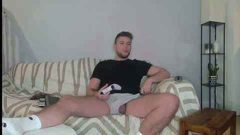 Snapshot of englishladxxx chatting on December 28, 12:47 am Englishladxxx online show from December 28, 12:47 am
