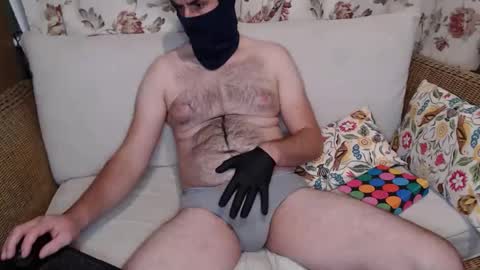 englishshyguyuk online show from November 5, 8:00 pm