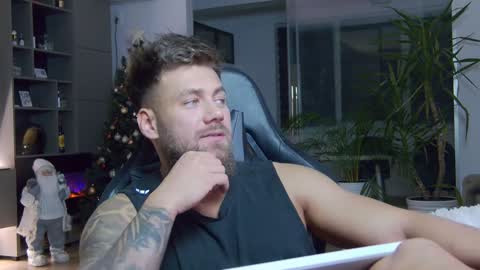 Erik online show from January 4, 6:40 pm