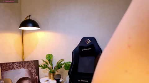 enzo_steel online show from February 12, 6:25 pm