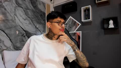 Enzo Rodriguez online show from October 21, 1:03 pm