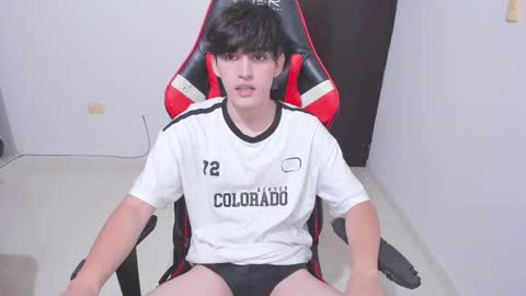 eren_tatakae online show from December 20, 3:35 am