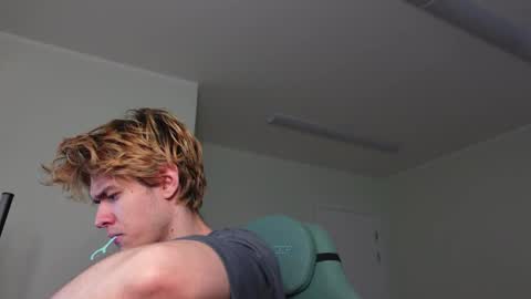    online show from December 1, 7:22 am