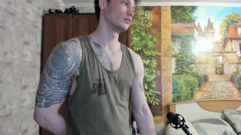 Snapshot of eric_the_vikking chatting on October 11, 8:18 am Eric online show from October 11, 8:18 am