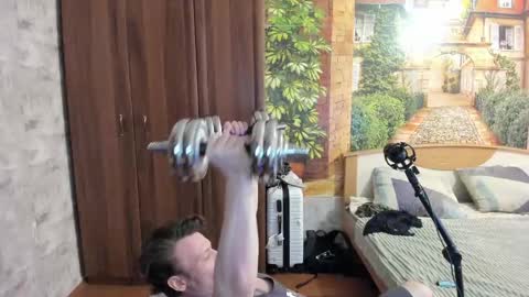 Snapshot of eric_the_vikking chatting on September 24, 5:51 am Eric online show from September 24, 5:51 am