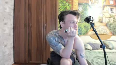 Snapshot of eric_the_vikking chatting on September 17, 7:31 am Eric online show from September 17, 7:31 am