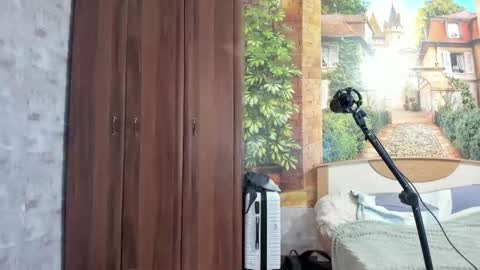 Snapshot of eric_the_vikking chatting on October 8, 11:47 am Eric online show from October 8, 11:47 am