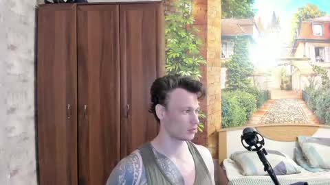 Snapshot of eric_the_vikking chatting on September 19, 7:42 am Eric online show from September 19, 7:42 am