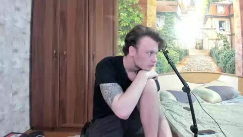 Snapshot of eric_the_vikking chatting on September 28, 12:36 pm Eric online show from September 28, 12:36 pm
