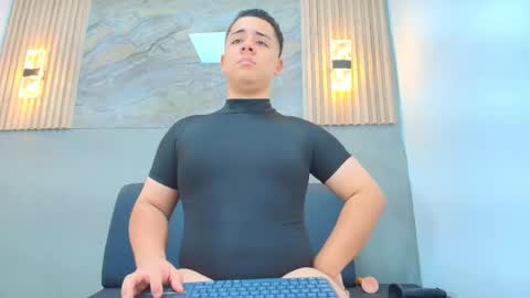 Erick online show from February 17, 7:35 pm