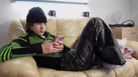 ERICK GRANT online show from December 4, 2:26 pm