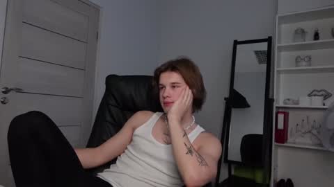 ERICK GRANT online show from December 19, 9:18 am