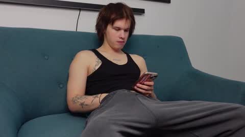 ERICK GRANT online show from March 5, 4:35 pm