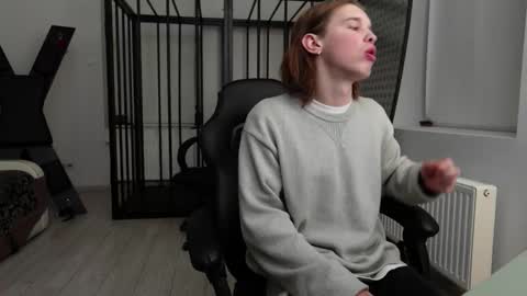 ERICK GRANT online show from October 1, 8:24 pm