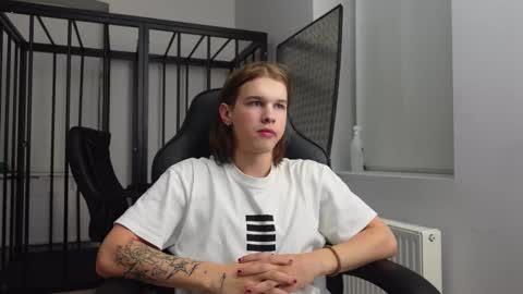 ERICK GRANT online show from October 3, 5:07 pm