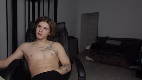 ERICK GRANT online show from December 16, 11:18 pm