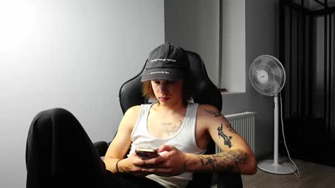 ERICK GRANT online show from September 19, 7:46 pm