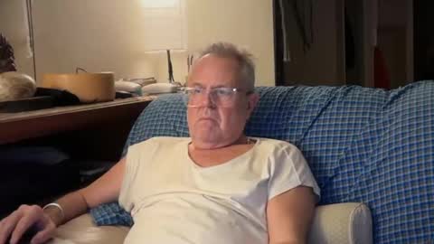 eros online show from November 21, 8:24 am